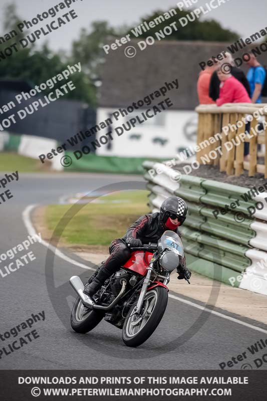 Vintage motorcycle club;eventdigitalimages;mallory park;mallory park trackday photographs;no limits trackdays;peter wileman photography;trackday digital images;trackday photos;vmcc festival 1000 bikes photographs